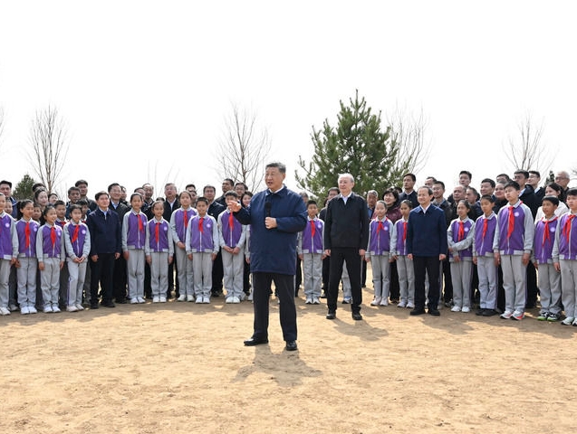  习近平在参加首都义务植树活动时强调 为山川大地增添锦绣 让中国式现代化底色更加亮丽